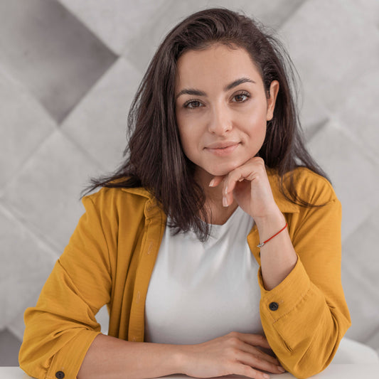 Mujer de mas de 40 años contenta 